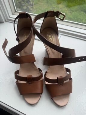 Tod's Tan Brown Leather Wrap-Strap Heels